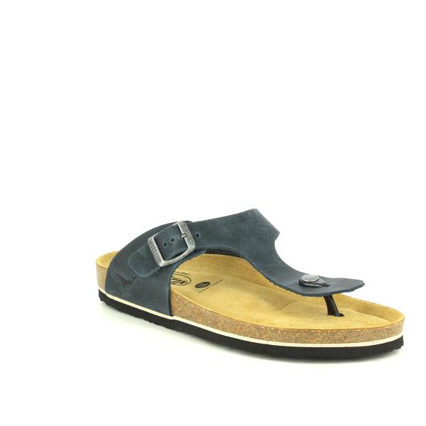 Experience timeless comfort with our classic Navy Blue Thong Sandals. Perfect for everyday laid-back summer wear, featuring an adjustable buckle strap and contoured cork footbed for enhanced comfort. Complete with the iconic Plakton logo on the side.