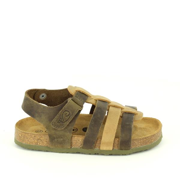 Introducing Plakton's 125381 Kaki and Beige Kids Sandal, a stylish and eco-friendly footwear choice for your little ones. Fastening at the ankle, these sandals feature a practical and adjustable gladiator style, allowing for a customised fit that adapts perfectly to your child's feet.