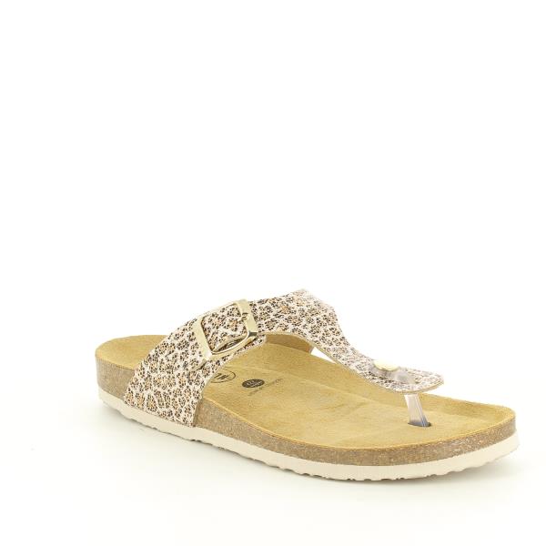 Showcase the bold and stylish design of Plakton's 181671 Leopard Print Women's Sandals against a neutral background. The eye-catching leopard print pattern adds a touch of wild sophistication to any outfit, making these sandals perfect for making a statement.