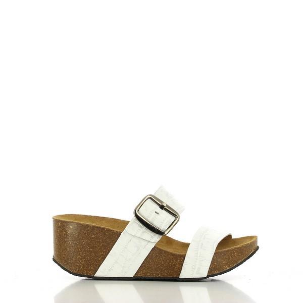 Experience timeless elegance with Plakton's 273004 White Crocodile Women's Wedge Sandals from the external side. The sleek silhouette showcases two adjustable straps made from premium vegan leather, exuding sophistication. The white crocodile texture adds a touch of luxury, while the 6.5cm wedge heel offers both height and comfort.