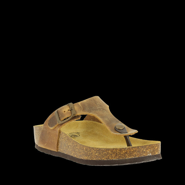 Showcase Plakton's 341671 Oak Women's Sandals against a neutral backdrop, highlighting their timeless elegance. The worn-out brown color and sleek design exude sophistication, with the Plakton logo adding a touch of authenticity.