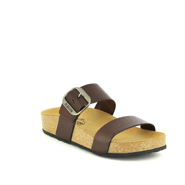 Capture the sleek profile of Plakton's 343004 Burgundy Women's Sandals, showcasing the adjustable buckle detail and smooth leather upper in a rich burgundy hue. Elegant simplicity meets sustainable style.