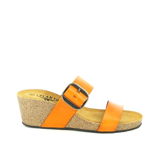 Feel the smooth texture of Plakton's 363004 Vanilla Women's Wedge Sandals on the external side. Two straps extend gracefully from the side, offering adjustable comfort.