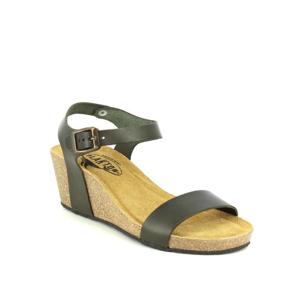 In this vibrant photo, Plakton's 363023 Green Women's Wedge Sandals are showcased, radiating style and sophistication. The sleek design and rich green color exude elegance, while the adjustable ankle strap ensures a perfect fit. With a cork sole providing comfort and stability, these sandals are the perfect choice for any smart-casual ensemble. Crafted with meticulous attention to detail and made in Spain, they epitomize chic elegance.