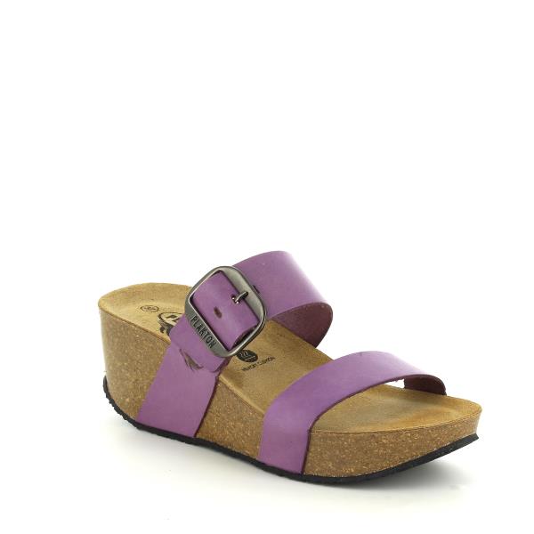 Behold Plakton's 873004 Mauve Women's Wedge Sandals - a perfect blend of fashion and comfort. Crafted with precision, these vegan leather sandals feature adjustable straps and a 6.5cm cork wedge heel, ideal for elevating any outfit. The mauve hue adds a touch of elegance to your look, while the memory cushion technology ensures all-day comfort. Made in Spain with premium materials, these sandals are a versatile addition to your wardrobe.