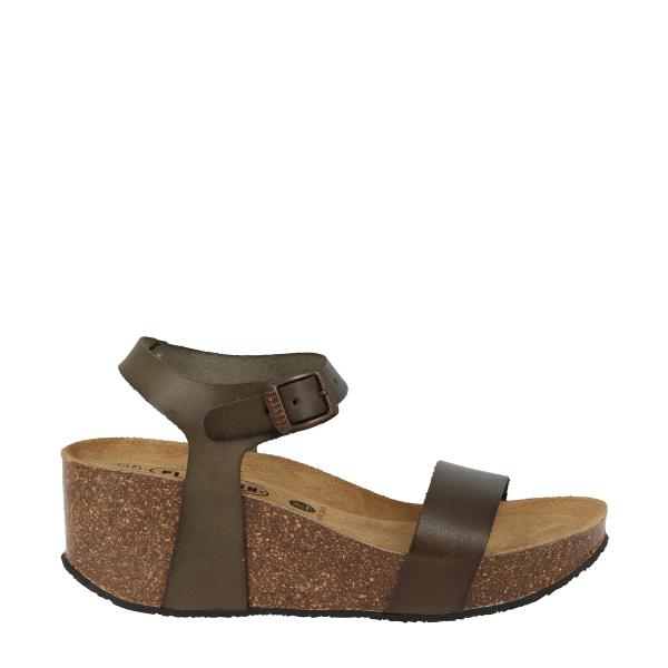 In this striking photo, Plakton's 873023 Khaki Women's Wedge Sandals are showcased, epitomizing sophistication and comfort. The khaki hue adds a touch of elegance to the sleek thong design. With an adjustable ankle strap and cork sole, these sandals offer both style and support. Crafted with meticulous attention to detail and made in Spain, they are the perfect choice for any smart-casual ensemble.